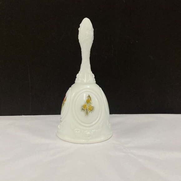 Vintage Fenton Cardinals in Winter Hand Bell Signed - Picture 2 of 8